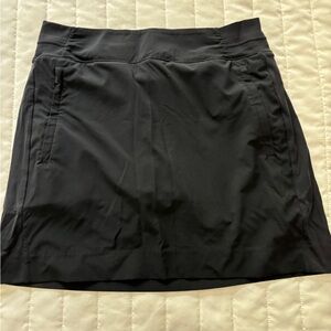 Athleta Brooklyn midrise skirt - size 4 in black